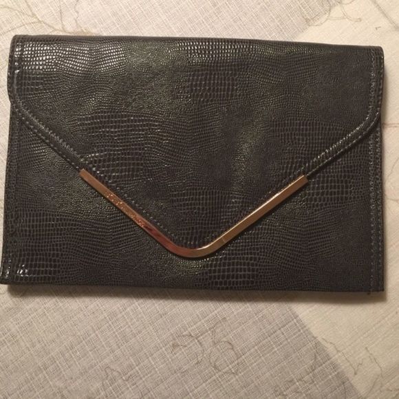 BCBGENERATION Quinn High Maintenance clutch. - Picture 2 of 5